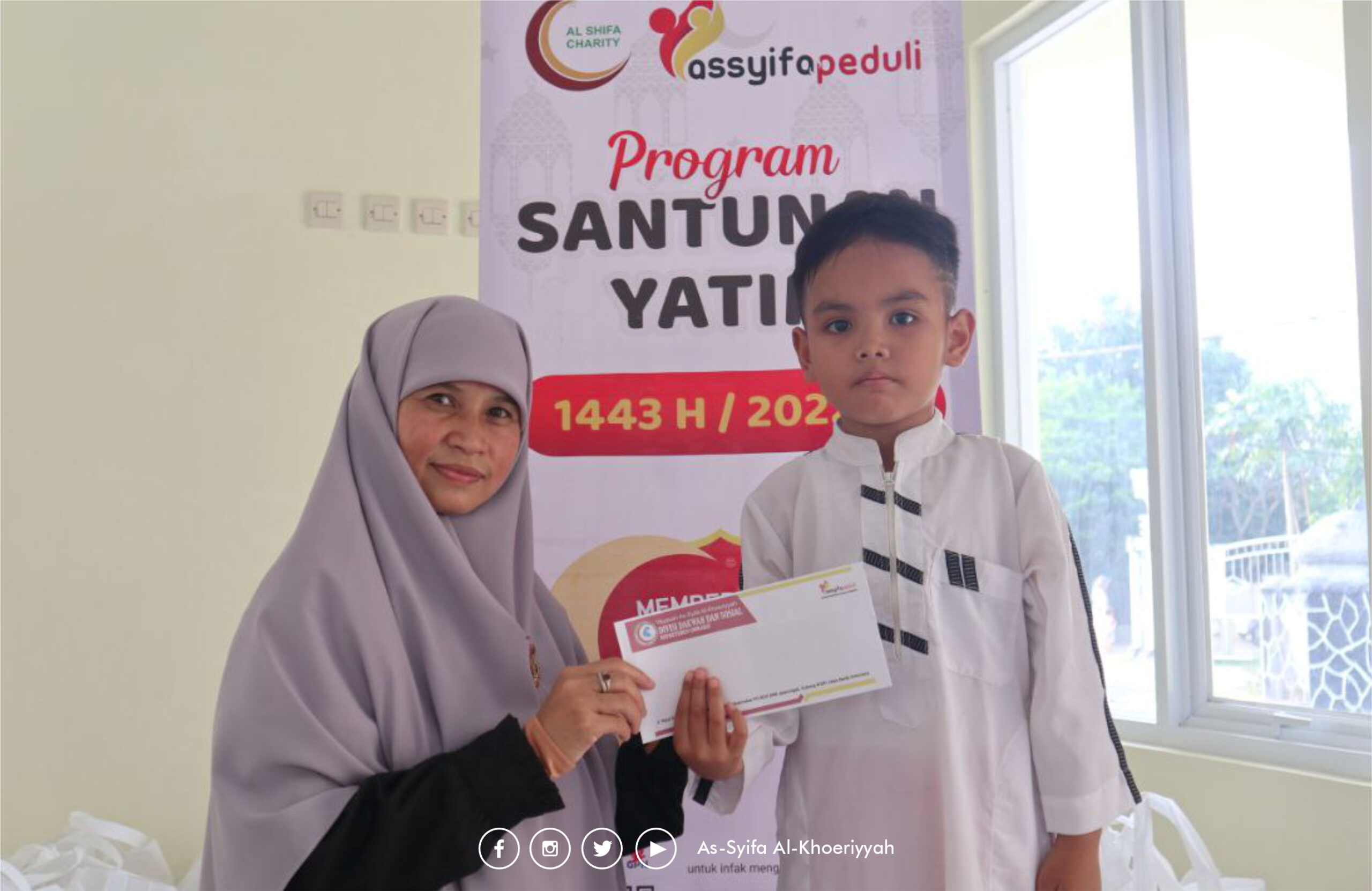 As-Syifa Peduli Berikan 135 Kado Lebaran Yatim di Kelurahan Wanareja dan Desa Cibogo