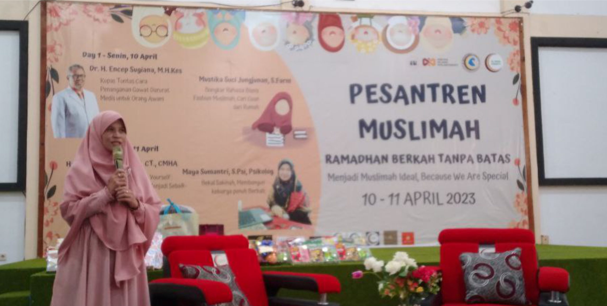 Memotivasi Kaum Hawa Agar Menjadi Muslimah Berdaya Melalui Pesantren Muslimah