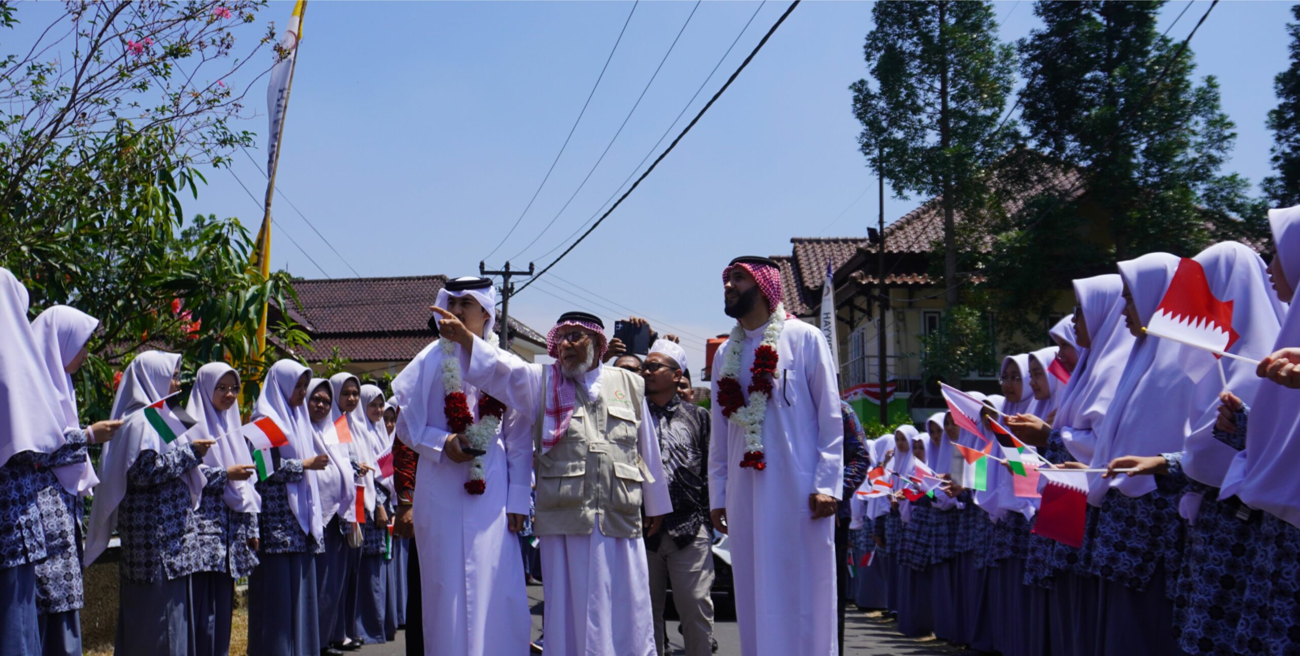 Ketua Dewan Pembina As-Syifa Sambut Kunjungan Tamu dari Qatar