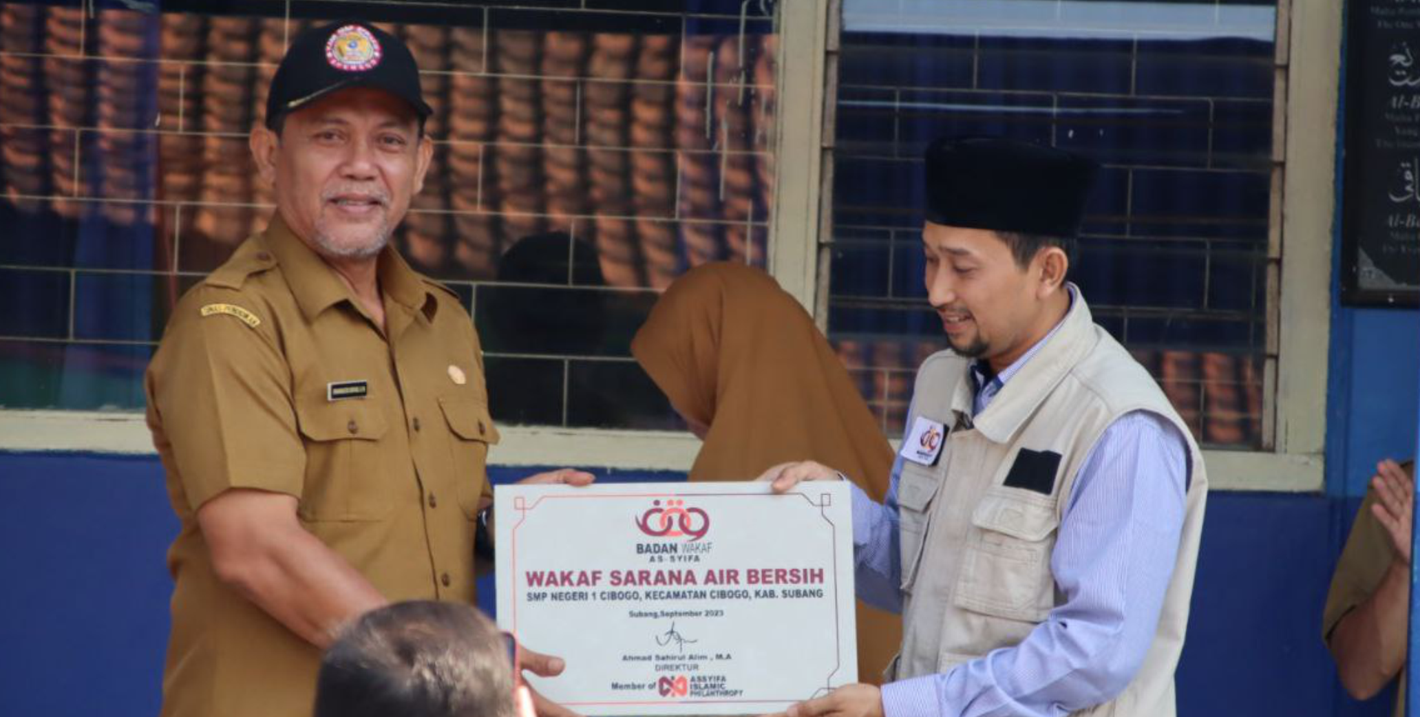 Badan Wakaf Assyifa Salurkan Sarana Air Bersih untuk SMPN 1 Cibogo Subang