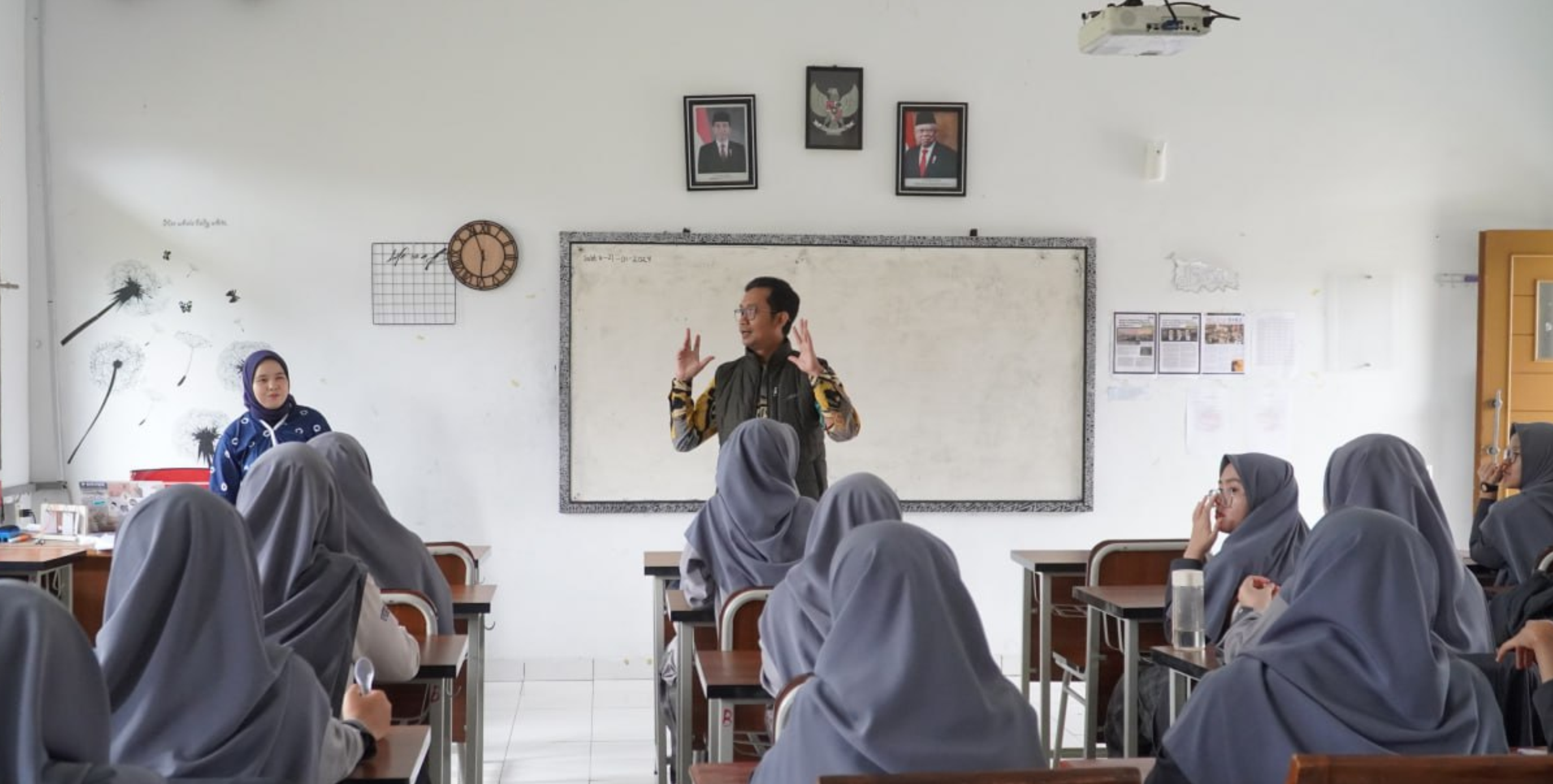 Pengabdian Kepada Masyarakat, UNISBA laksanakan Pelatihan Dakwah Kontemporer kepada Murid As-Syifa Boarding School